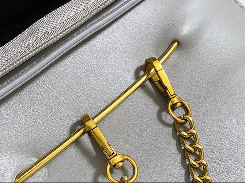 Big Pin style Handbag - Image 13