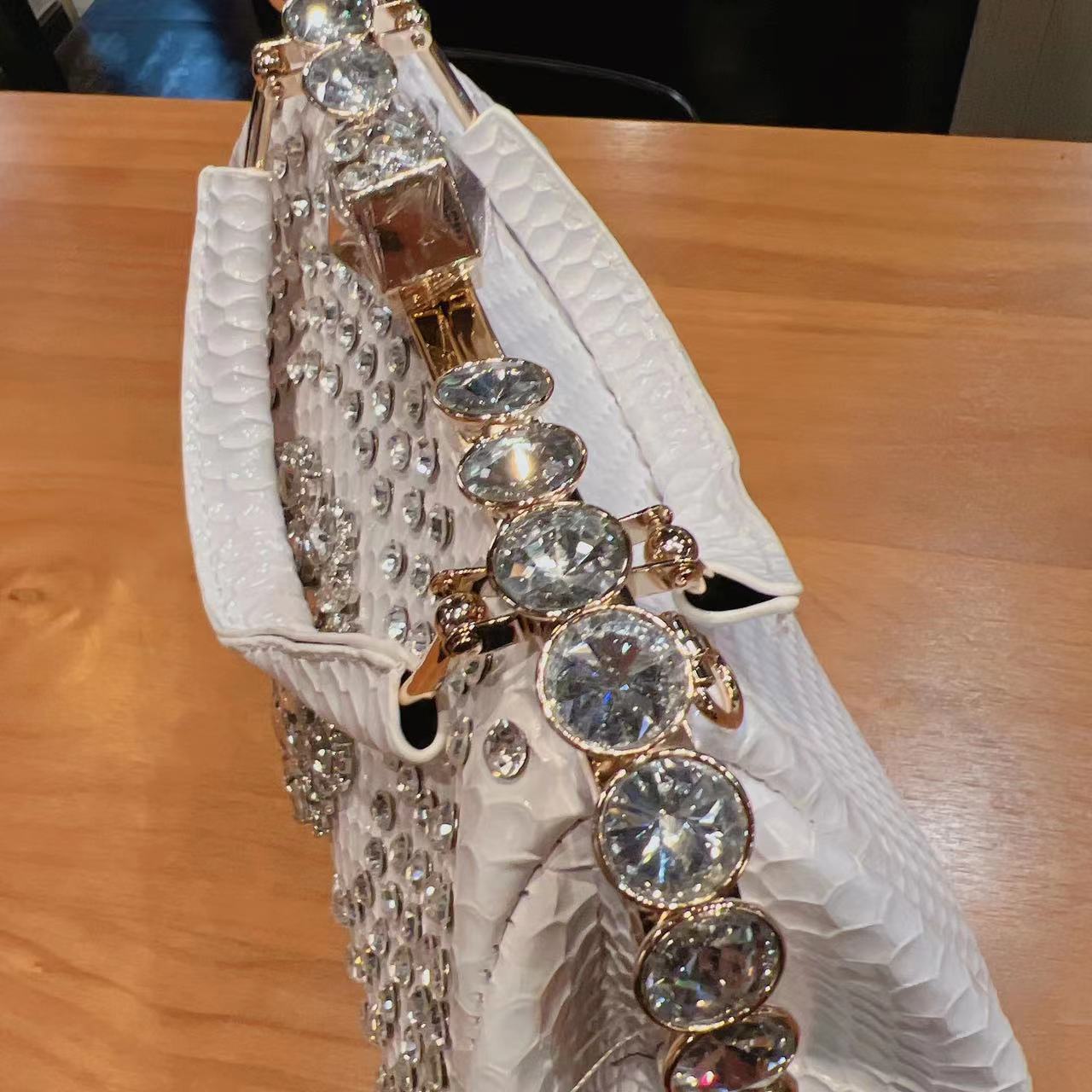 Timeless Elegance: Luxury Diamond-Embellished Women's Leather Handbag - Image 17