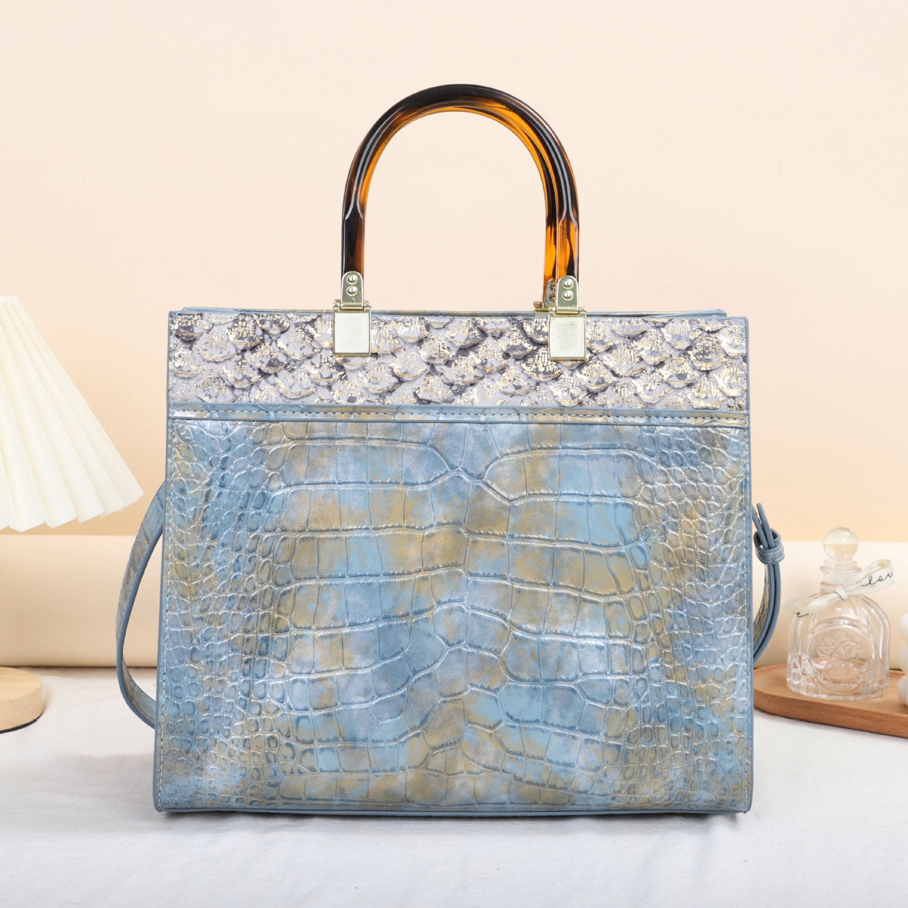 Iconic women Handbag - Image 2