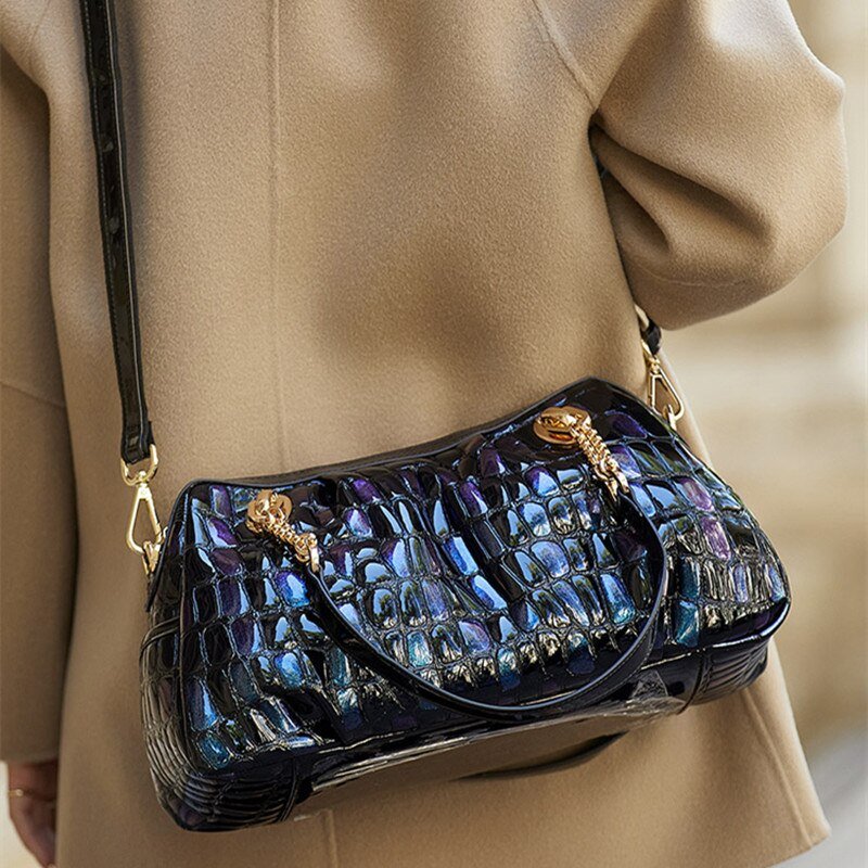 Exquisite Allure: The Prestigious Women's Purse - Image 5