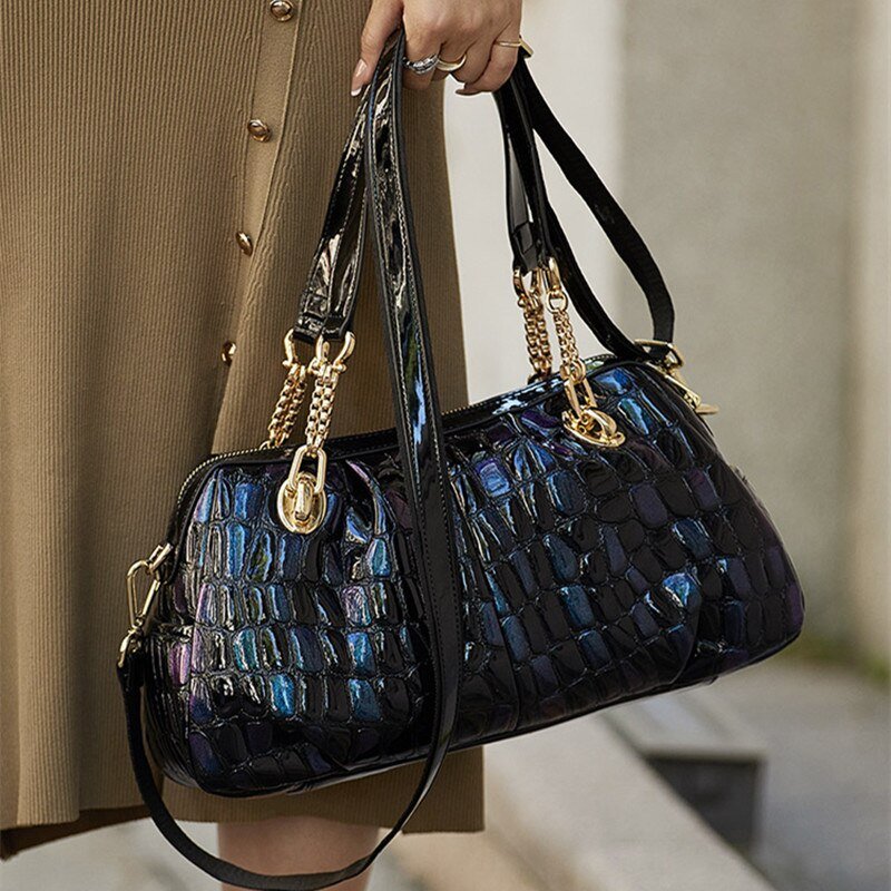 Exquisite Allure: The Prestigious Women's Purse - Image 3