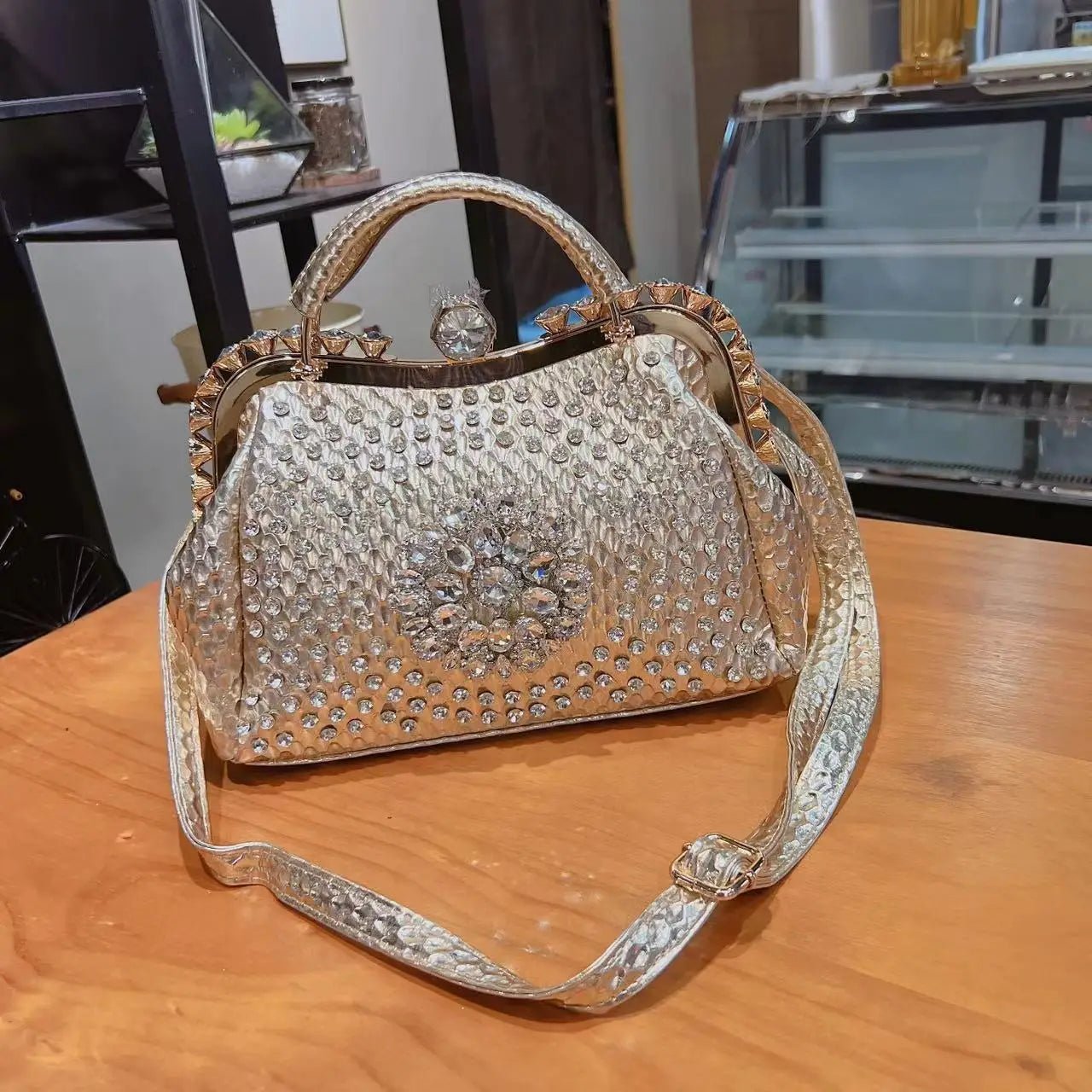 Timeless Elegance: Luxury Diamond-Embellished Women's Leather Handbag - Image 9