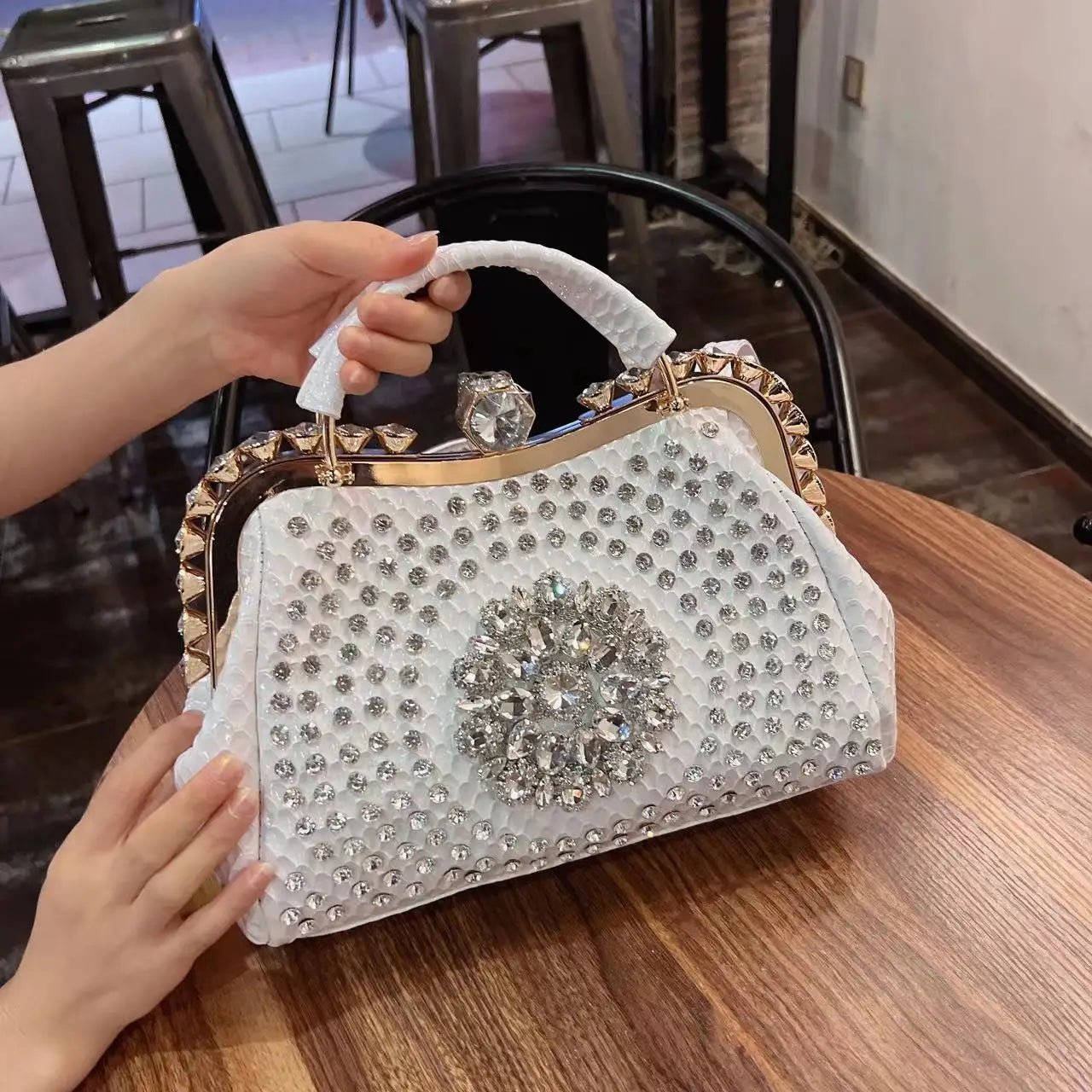 Timeless Elegance: Luxury Diamond-Embellished Women's Leather Handbag - Image 6