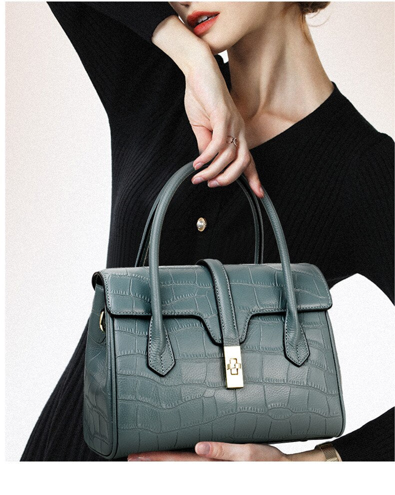 The Chic & Sleek - Image 5