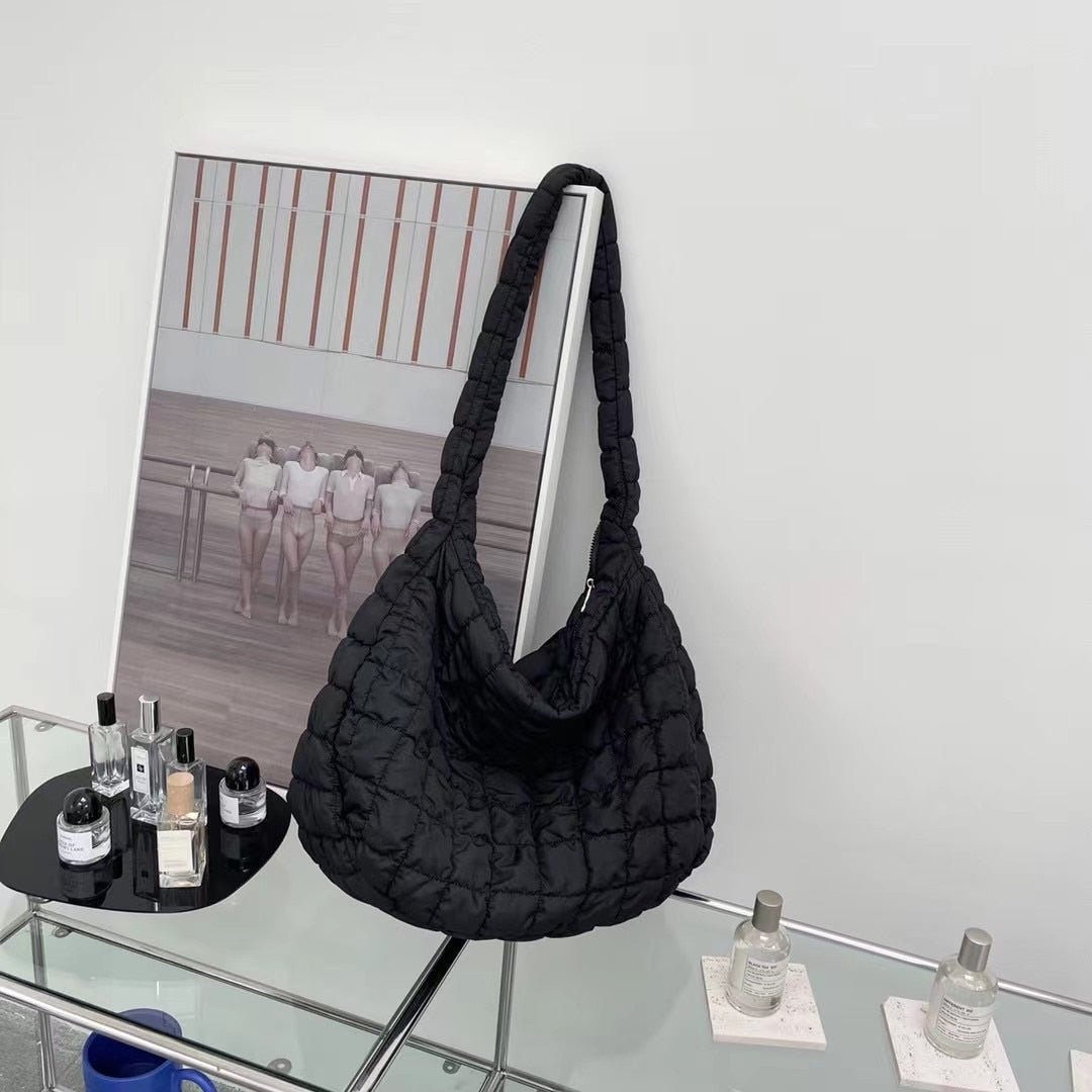 Effortlessly Chic: Casual Padded Big Tote for Women - Image 4