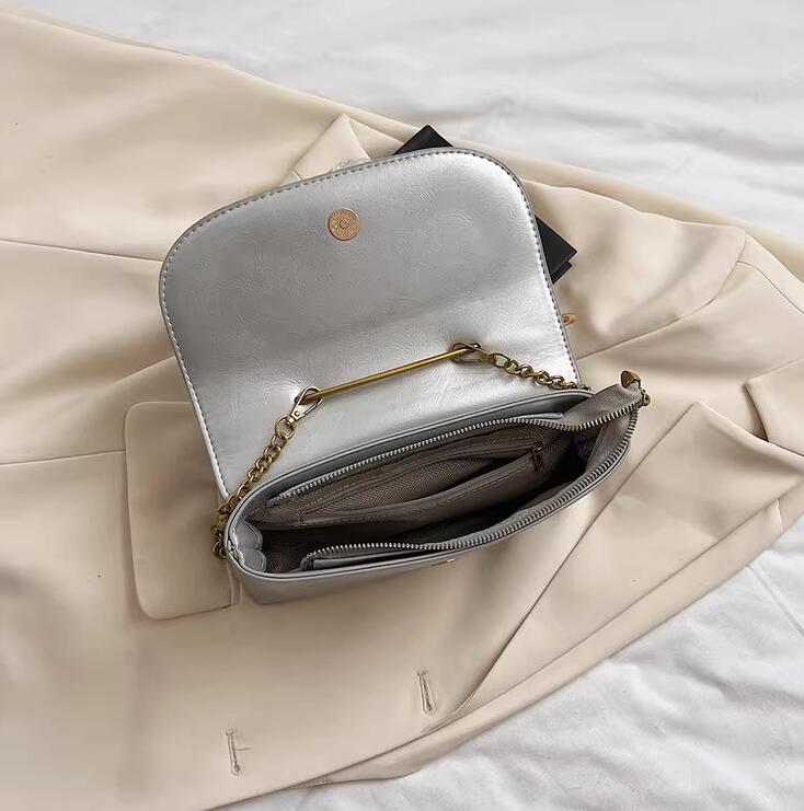 Big Pin style Handbag - Image 19