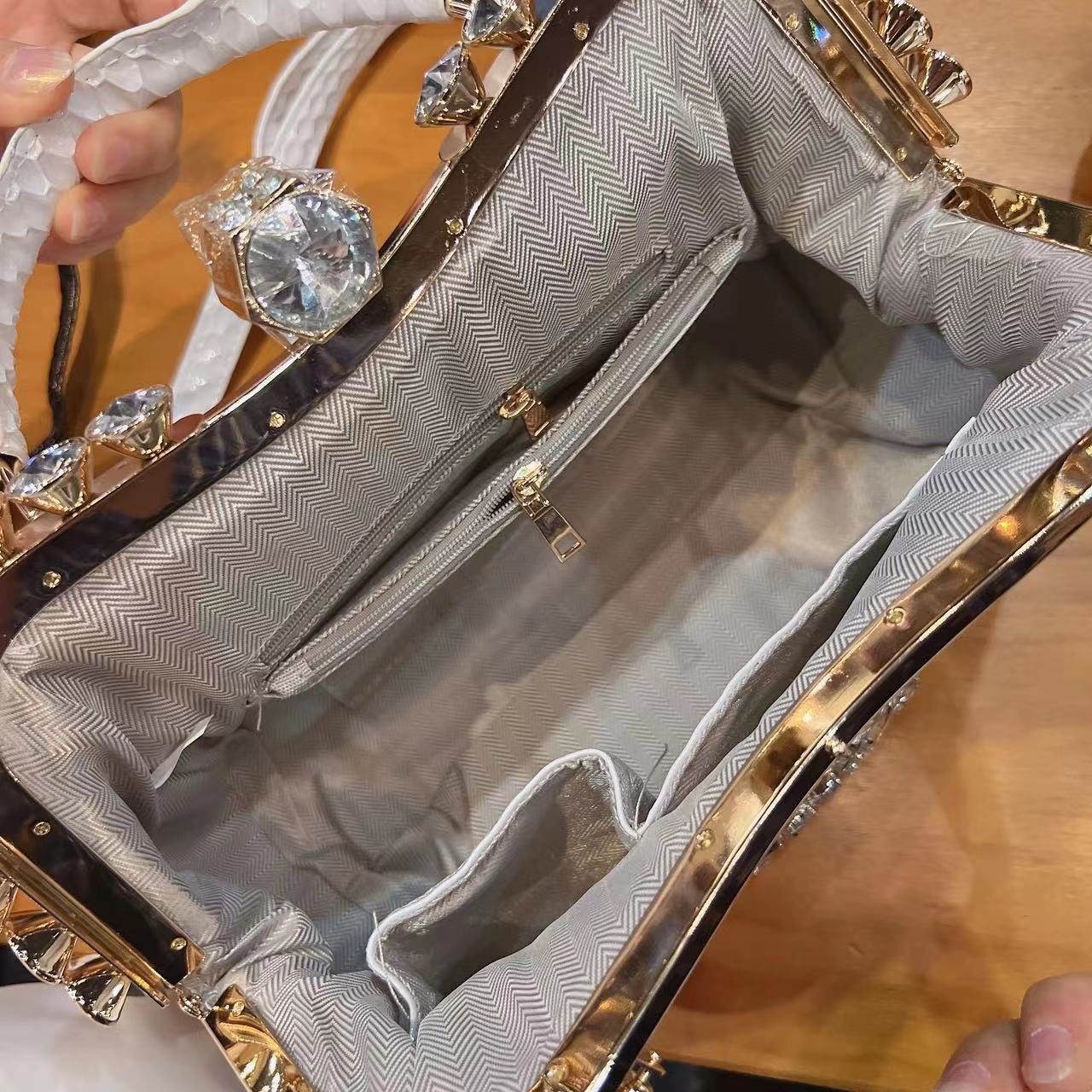 Timeless Elegance: Luxury Diamond-Embellished Women's Leather Handbag - Image 16