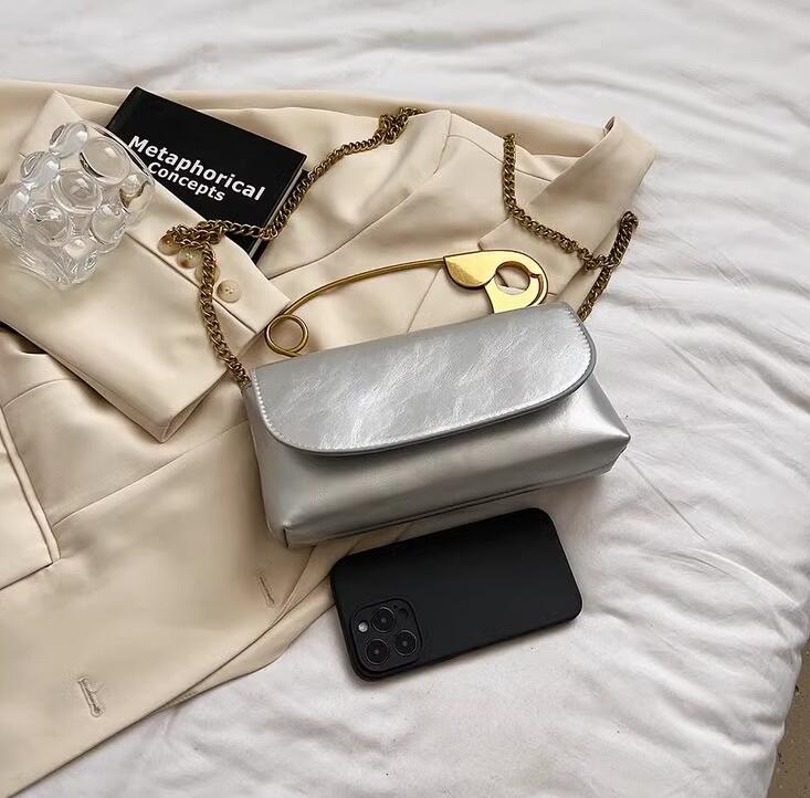 Big Pin style Handbag - Image 14