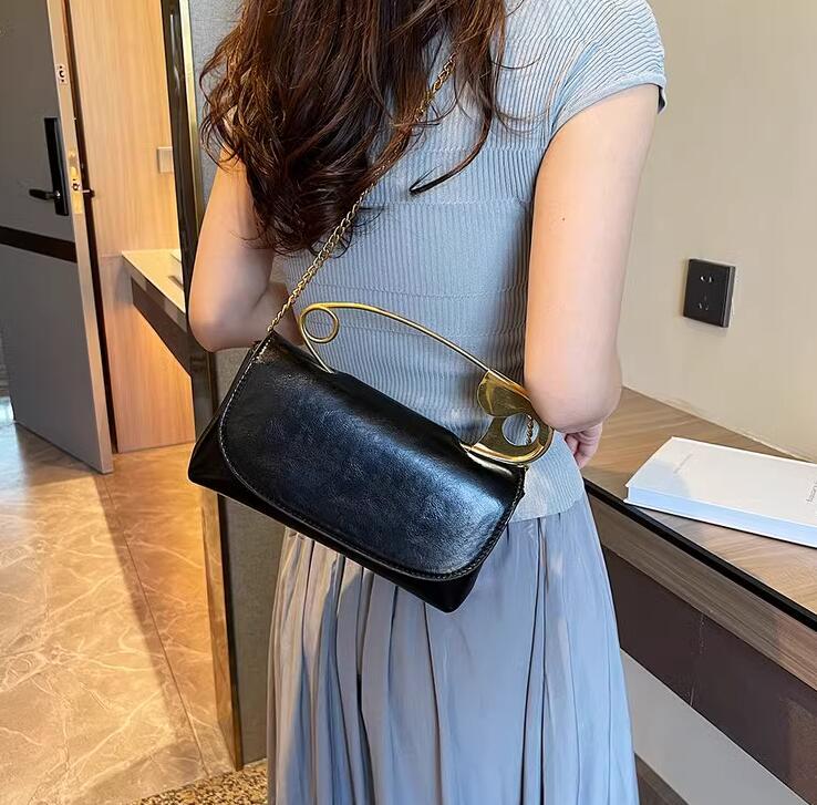 Big Pin style Handbag - Image 22